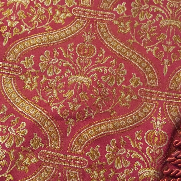 Table runner - Picture 2 of 3